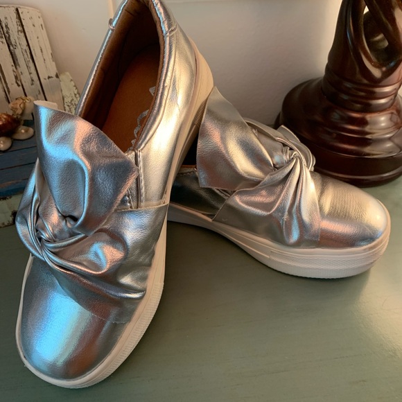 NINA-GIRLS EUC- slip on sneaker . 2 sizes 11&13 - Picture 6 of 7